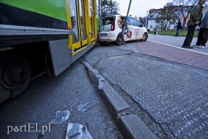 Kolizja na Grunwaldzkiej, tramwaje nie jeżdżą zdjęcie nr 187839