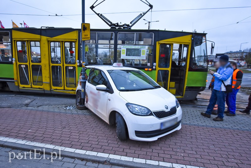 Kolizja na Grunwaldzkiej, tramwaje nie jeżdżą zdjęcie nr 187831