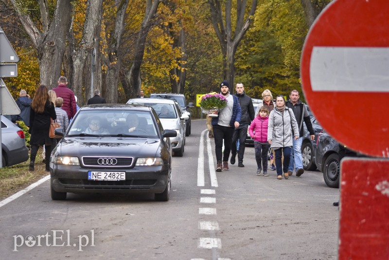 Tak było dzisiaj na elbląskich nekropoliach zdjęcie nr 188071