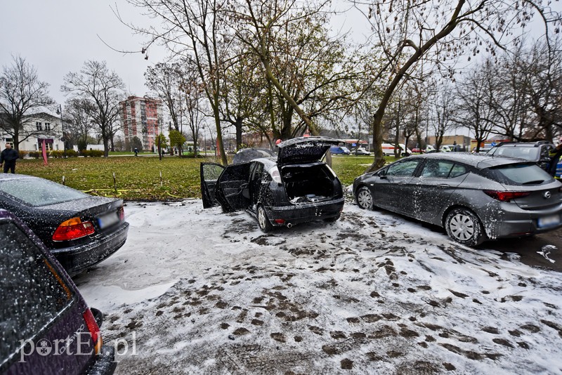 Pożar samochodu przy placu Grunwaldzkim zdjęcie nr 189515