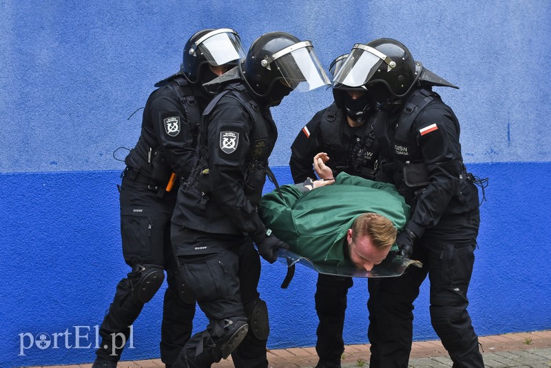 Bezpieczeństwo po obu stronach muru zdjęcie nr 189533