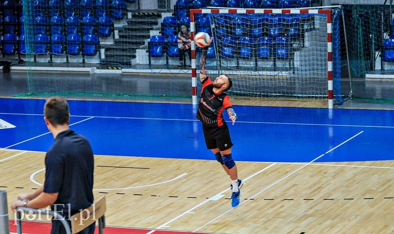 Siatkarze postawili się liderowi zdjęcie nr 190142
