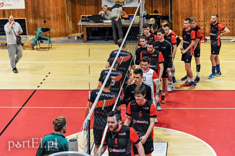 Siatkarze postawili się liderowi zdjęcie nr 190145