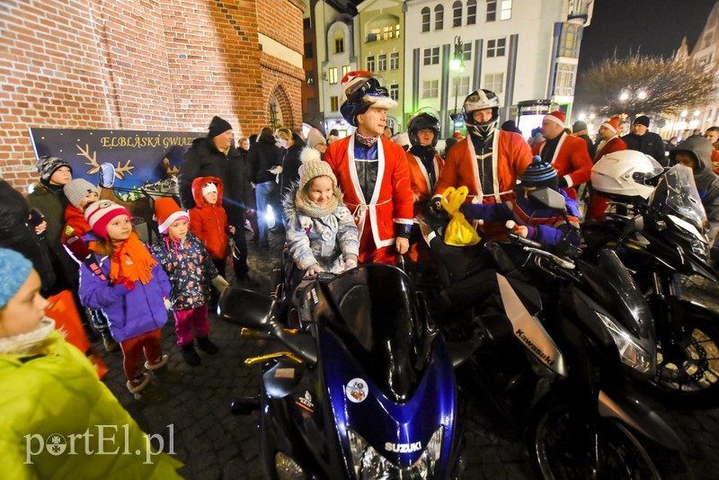 Choinka już zdobi Stare Miasto zdjęcie nr 190434