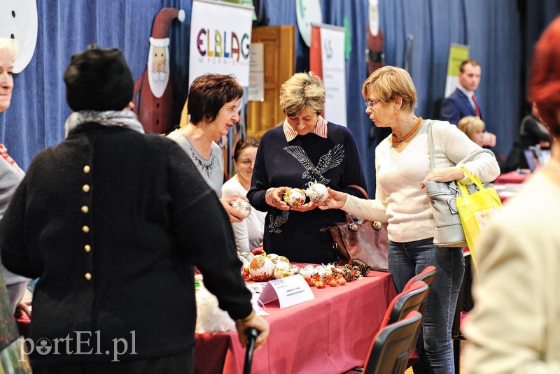 Seniorzy przygotowują się do świąt zdjęcie nr 190498