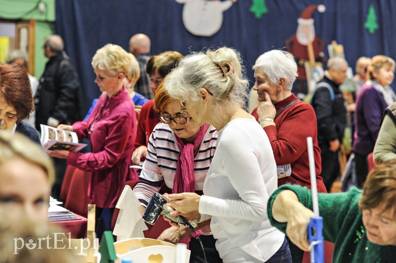 Seniorzy przygotowują się do świąt zdjęcie nr 190497