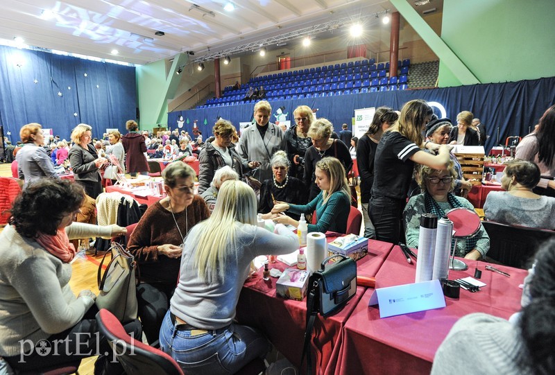 Seniorzy przygotowują się do świąt zdjęcie nr 190492