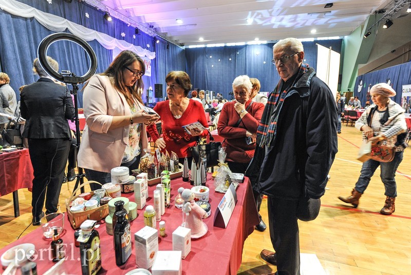 Seniorzy przygotowują się do świąt zdjęcie nr 190491