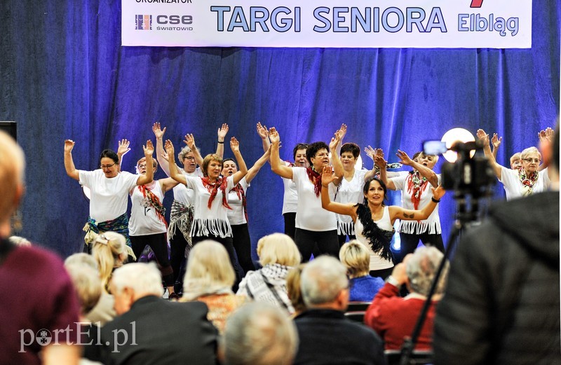 Seniorzy przygotowują się do świąt zdjęcie nr 190483