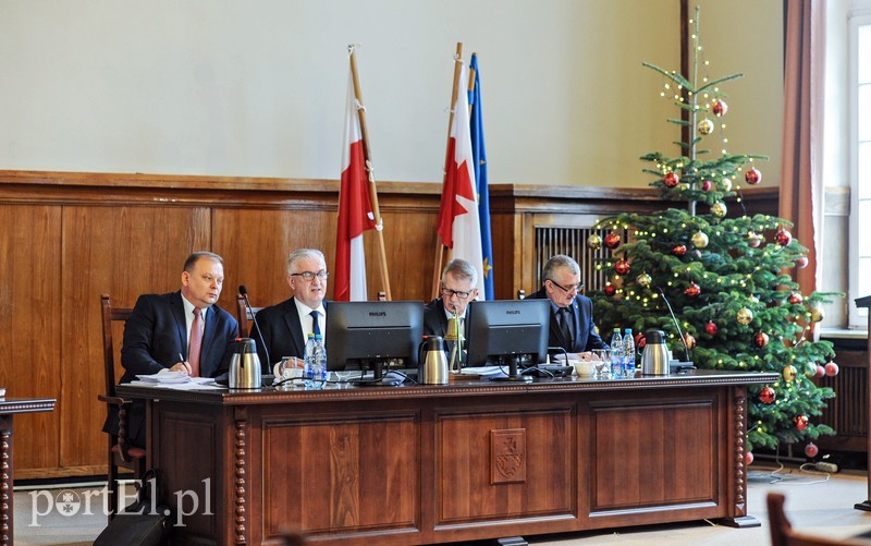 Nowe spojrzenie na radnych zdjęcie nr 191708