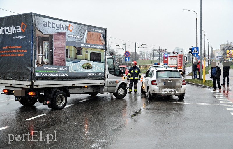  Kolizja na skrzyżowaniu Dąbka z Węgrowską zdjęcie nr 191800