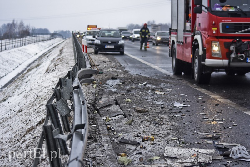 Wypadek ciężarówek na S7. Uwaga na utrudnienia zdjęcie nr 192466