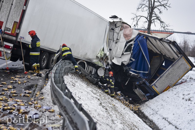 Wypadek ciężarówek na S7. Uwaga na utrudnienia zdjęcie nr 192465