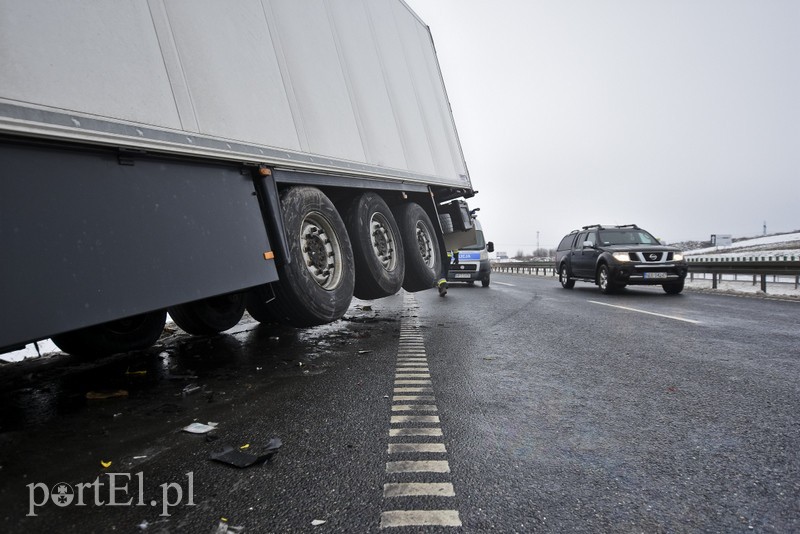 Wypadek ciężarówek na S7. Uwaga na utrudnienia zdjęcie nr 192463