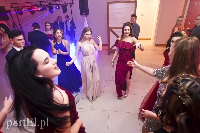 IV LO: Studniówka ze sportowym akcentem zdjęcie nr 192617