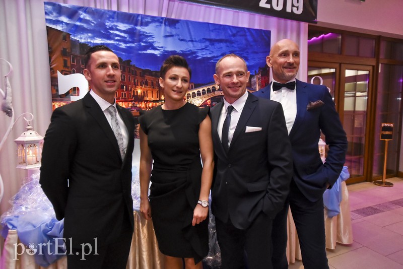 IV LO: Studniówka ze sportowym akcentem zdjęcie nr 192584