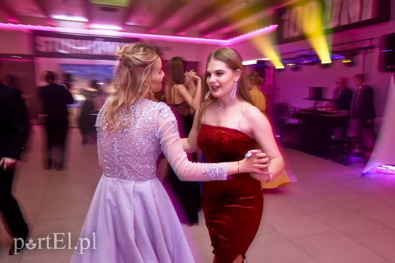 IV LO: Studniówka ze sportowym akcentem zdjęcie nr 192596