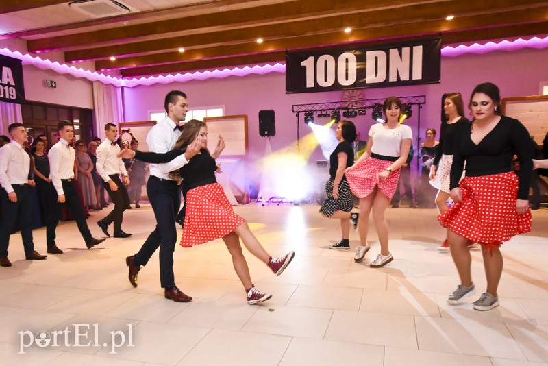 IV LO: Studniówka ze sportowym akcentem zdjęcie nr 192570