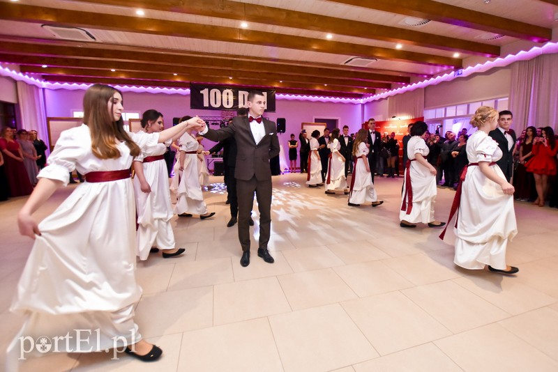 IV LO: Studniówka ze sportowym akcentem zdjęcie nr 192563