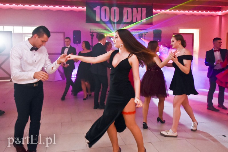 IV LO: Studniówka ze sportowym akcentem zdjęcie nr 192589