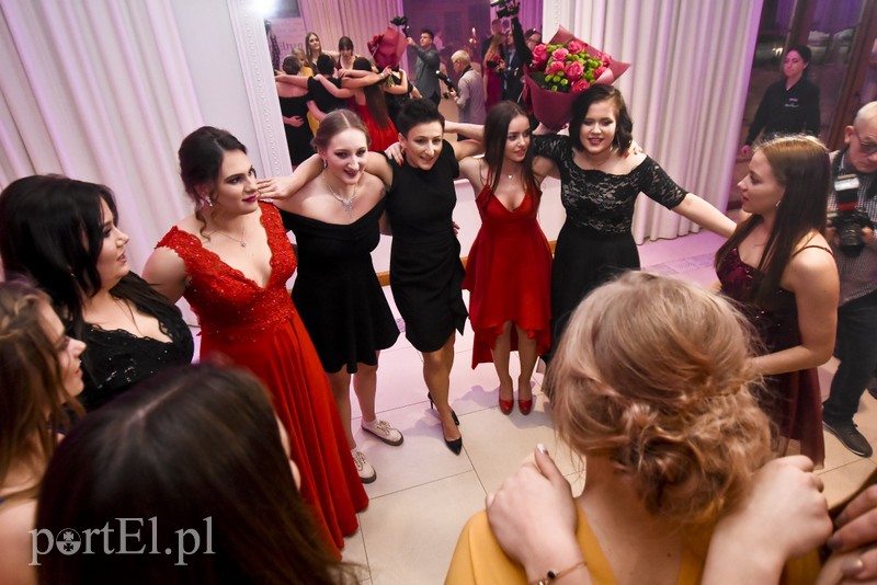 IV LO: Studniówka ze sportowym akcentem zdjęcie nr 192585