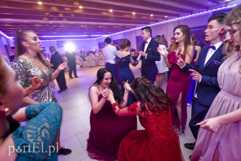 IV LO: Studniówka ze sportowym akcentem zdjęcie nr 192623