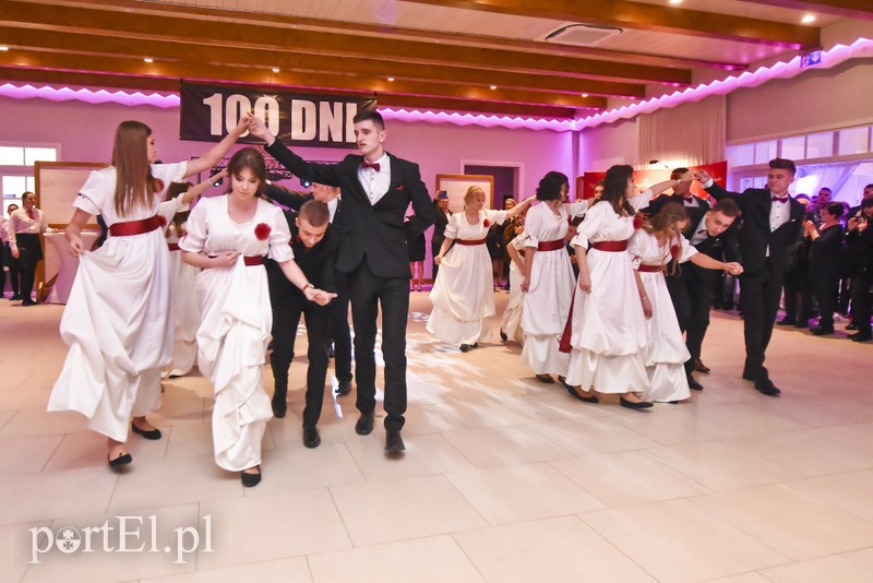 IV LO: Studniówka ze sportowym akcentem zdjęcie nr 192562