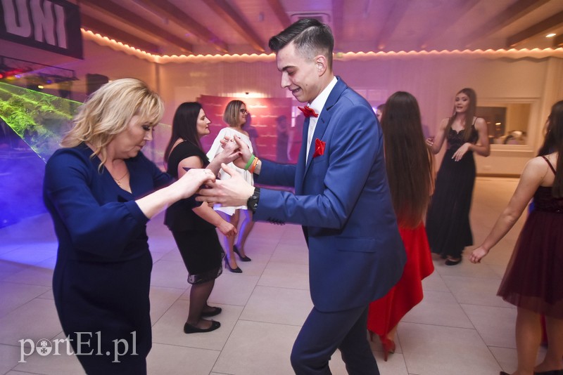 IV LO: Studniówka ze sportowym akcentem zdjęcie nr 192624