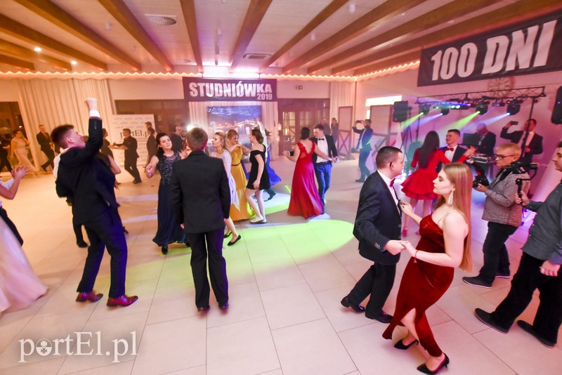 IV LO: Studniówka ze sportowym akcentem zdjęcie nr 192591