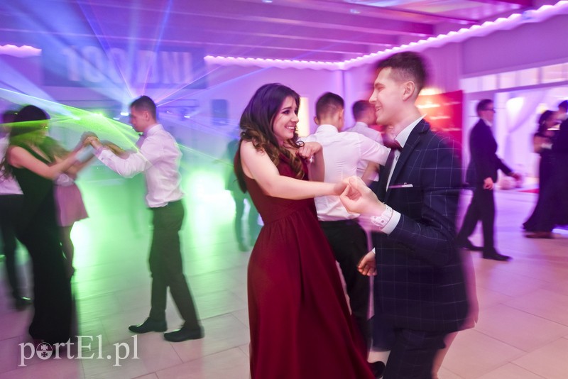 IV LO: Studniówka ze sportowym akcentem zdjęcie nr 192605