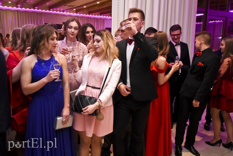 IV LO: Studniówka ze sportowym akcentem zdjęcie nr 192577