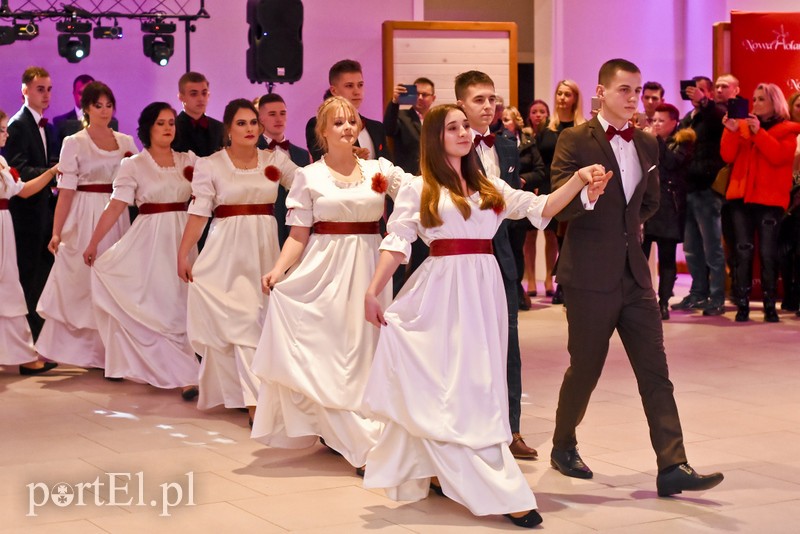 IV LO: Studniówka ze sportowym akcentem zdjęcie nr 192559