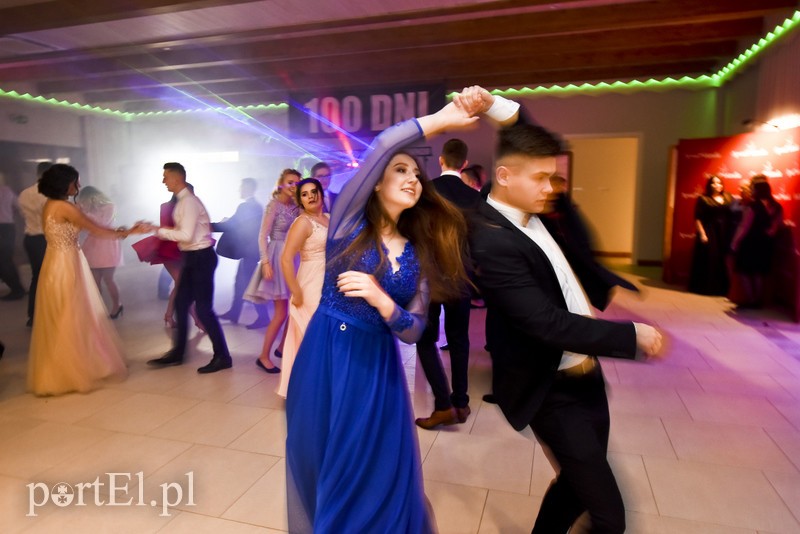 IV LO: Studniówka ze sportowym akcentem zdjęcie nr 192601