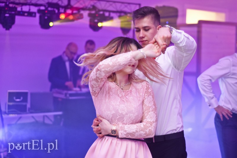 IV LO: Studniówka ze sportowym akcentem zdjęcie nr 192641