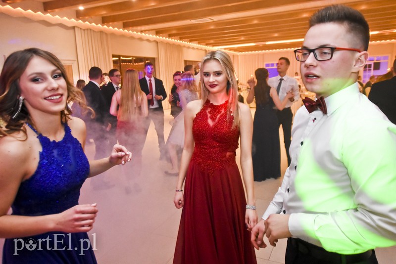 IV LO: Studniówka ze sportowym akcentem zdjęcie nr 192593