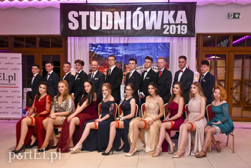 IV LO: Studniówka ze sportowym akcentem zdjęcie nr 192581