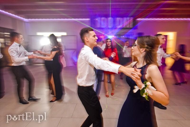 IV LO: Studniówka ze sportowym akcentem zdjęcie nr 192599