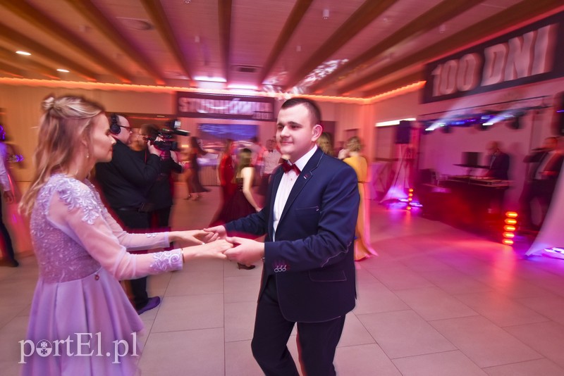 IV LO: Studniówka ze sportowym akcentem zdjęcie nr 192594