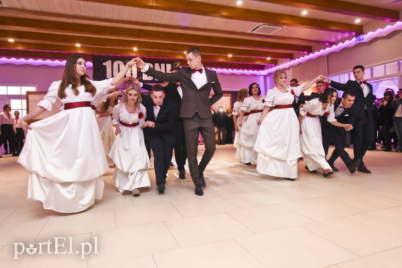 IV LO: Studniówka ze sportowym akcentem zdjęcie nr 192561