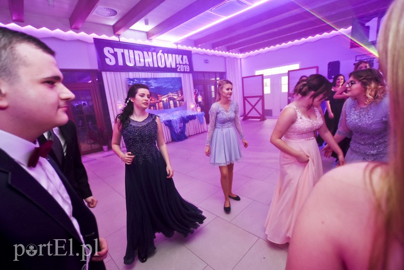 IV LO: Studniówka ze sportowym akcentem zdjęcie nr 192642