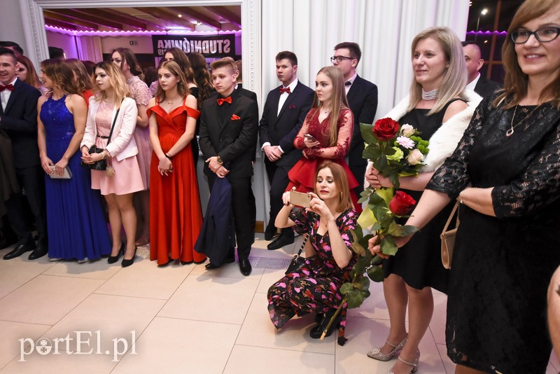 IV LO: Studniówka ze sportowym akcentem zdjęcie nr 192571