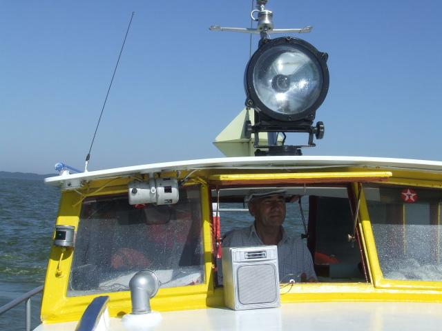 Zdjęcia powstały dzięki uprzejmości Pana Kapitana - z pokładu jego łodzi.