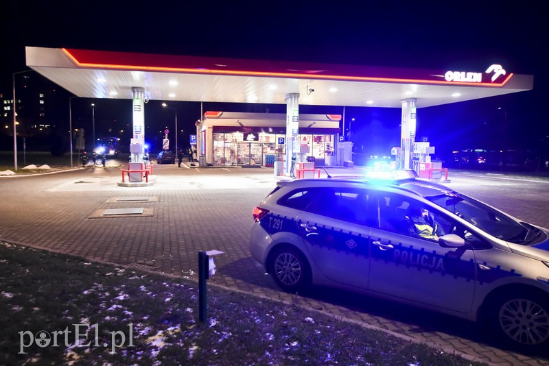 Bomba na stacji paliw, na szczęście to tylko głupi "żart" zdjęcie nr 193248