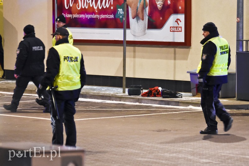 Bomba na stacji paliw, na szczęście to tylko głupi "żart" zdjęcie nr 193256