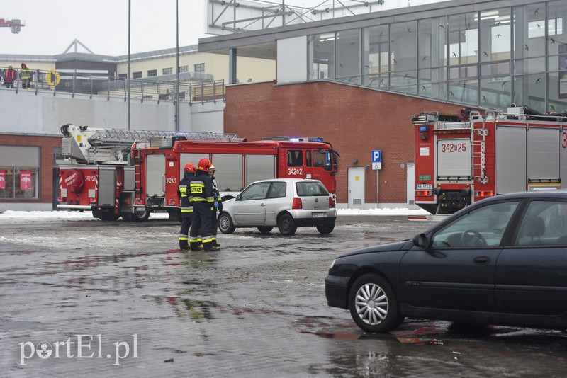 Alarm bombowy w Kauflandzie zdjęcie nr 193830