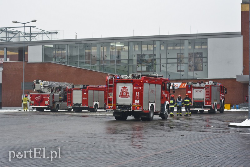 Alarm bombowy w Kauflandzie zdjęcie nr 193829