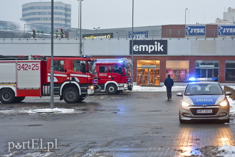 Alarm bombowy w Kauflandzie zdjęcie nr 193837