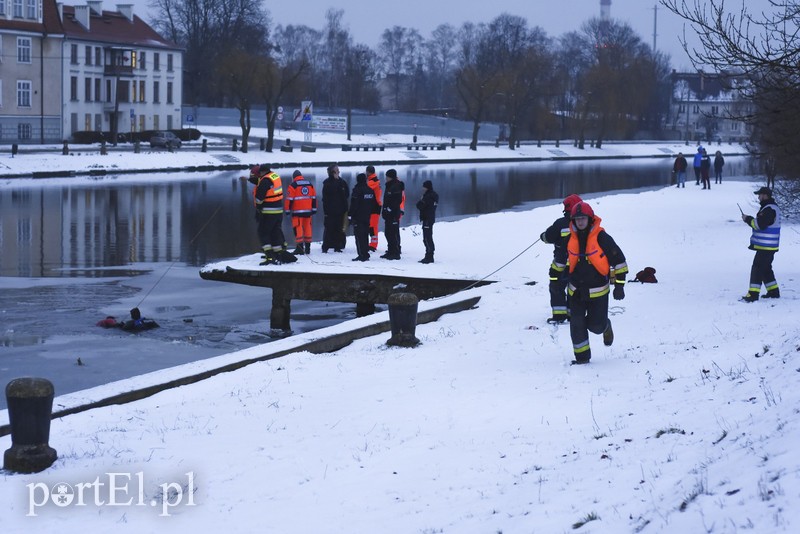 Tragiczny wypadek, mężczyzna wpadł do rzeki (aktualizacja) zdjęcie nr 193843