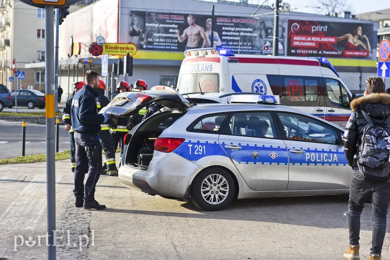Potrącenie kobiety na przejściu dla pieszych zdjęcie nr 194727