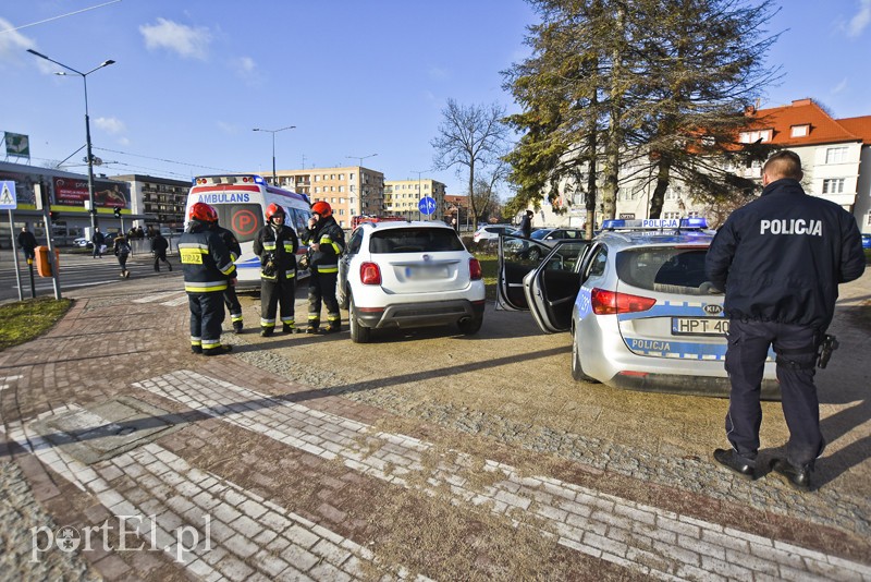 Potrącenie kobiety na przejściu dla pieszych zdjęcie nr 194728